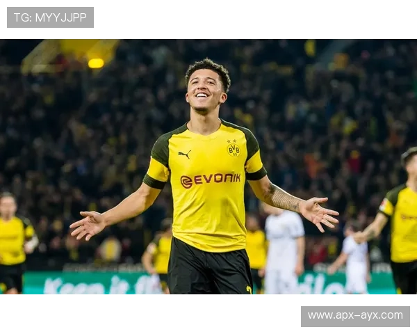 桑乔风波后再登场表现亮眼 英格兰前锋屡次试探多特底线引争议