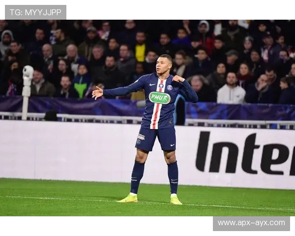 姆巴佩：法国足球新星，打破纪录续写传奇