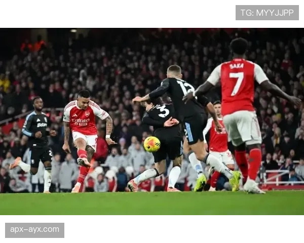 维拉勇夺2025英超冠军，球迷狂欢庆祝球队强势回归巅峰