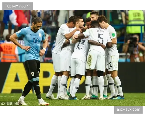 瓦拉内在赛季中表现稳健，助力球队持续提升竞争力