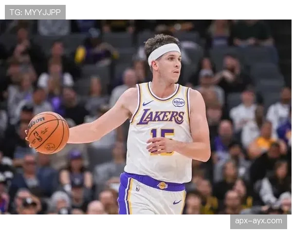 奥斯汀·里夫斯突破创造得分空间提升湖人关键时刻效率